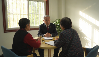 老党员调解漏水：楼上楼下十年积怨一朝解